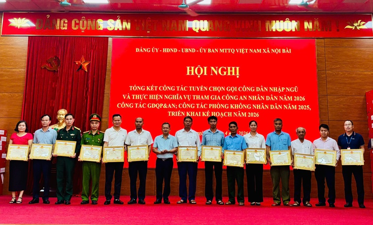 Xã Nội Bài tổng kết toàn diện nhiệm vụ quốc phòng - an ninh, nâng tầm chất lượng tuyển quân và thế trận phòng thủ cơ sở- Ảnh 1.