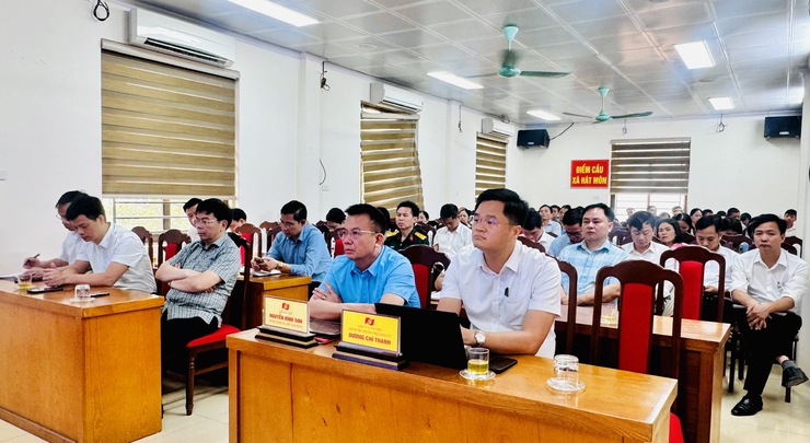 HÁT MÔN TỔ CHỨC TIẾP SÓNG HỘI NGHỊ TOÀN QUỐC QUÁN TRIỆT NGHỊ QUYẾT TRUNG ƯƠNG LẦN THỨ HAI KHÓA XIV- Ảnh 1.