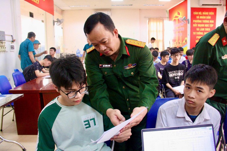 Khơi dậy ý thức trách nhiệm từ lần đăng ký nghĩa vụ quân sự đầu tiên- Ảnh 1.
