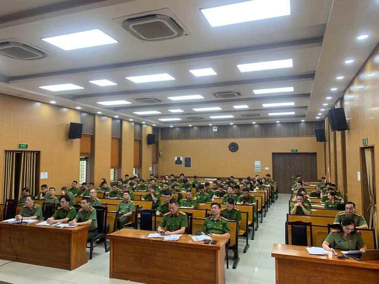 Đảng ủy phường Việt Hừng tổ chức tiếp sóng Hội nghị toàn quốc nghiên cứu, học tập, quán triệt Nghị quyết Trung ương lần thứ hai khóa XIV.- Ảnh 2.