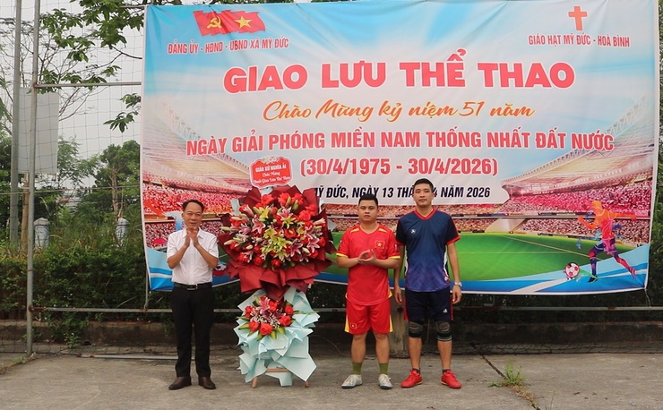 Giao lưu bóng đá thắt chặt tình đoàn kết lương – giáo tại xã Mỹ Đức- Ảnh 6.