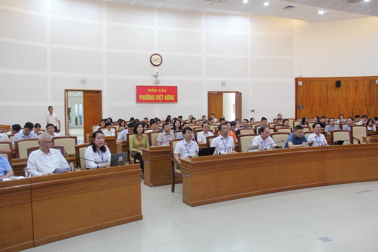 Đảng ủy phường Việt Hừng tổ chức tiếp sóng Hội nghị toàn quốc nghiên cứu, học tập, quán triệt Nghị quyết Trung ương lần thứ hai khóa XIV.- Ảnh 1.