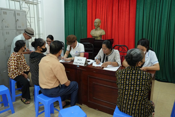 KHÁM, SÀNG LỌC SỨC KHỎE MIỄN PHÍ CHO NGƯỜI DÂN TẠI ĐIỂM Y TẾ THANH MAI- Ảnh 2.