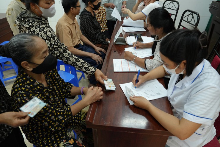 KHÁM, SÀNG LỌC SỨC KHỎE MIỄN PHÍ CHO NGƯỜI DÂN TẠI ĐIỂM Y TẾ THANH MAI- Ảnh 3.