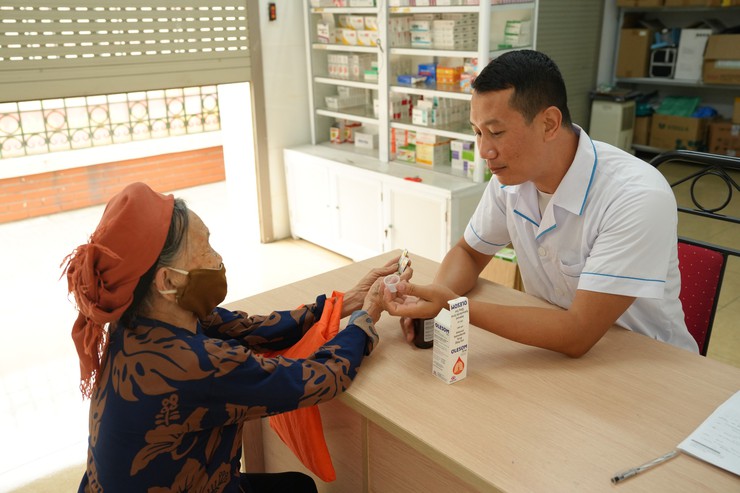 KHÁM, SÀNG LỌC SỨC KHỎE MIỄN PHÍ CHO NGƯỜI DÂN TẠI ĐIỂM Y TẾ THANH MAI- Ảnh 8.