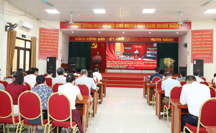 Tùng Thiện tham dự trực tuyến Hội nghị toàn quốc nghiên cứu, học tập, quán triệt và triển khai thực hiện Nghị quyết Hội nghị lần thứ hai Ban Chấp hành Trung ương Đảng khóa XIV- Ảnh 3.