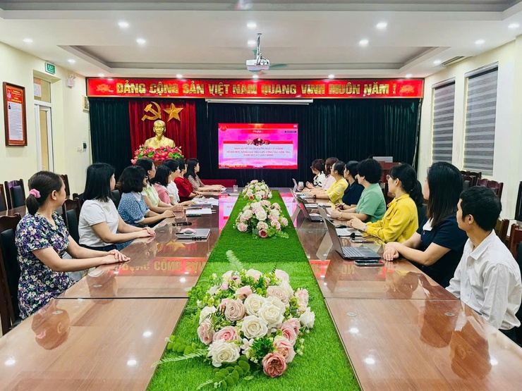 Đảng ủy phường Việt Hừng tổ chức tiếp sóng Hội nghị toàn quốc nghiên cứu, học tập, quán triệt Nghị quyết Trung ương lần thứ hai khóa XIV.- Ảnh 7.