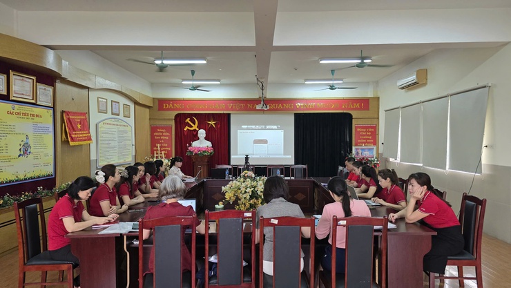 Đảng ủy phường Việt Hừng tổ chức tiếp sóng Hội nghị toàn quốc nghiên cứu, học tập, quán triệt Nghị quyết Trung ương lần thứ hai khóa XIV.- Ảnh 8.