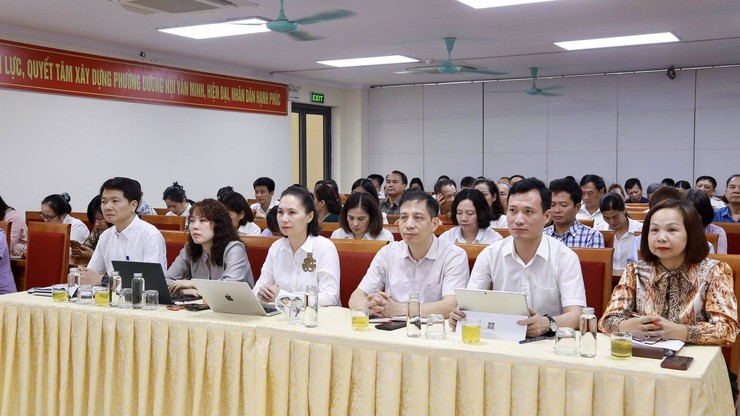 Phường Dương Nội tổ chức tiếp sóng Hội nghị toàn quốc quán triệt, triển khai thực hiện Nghị quyết Trung ương 2 (khoá XIV)- Ảnh 2.