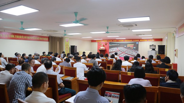 Phường Dương Nội tổ chức tiếp sóng Hội nghị toàn quốc quán triệt, triển khai thực hiện Nghị quyết Trung ương 2 (khoá XIV)- Ảnh 3.