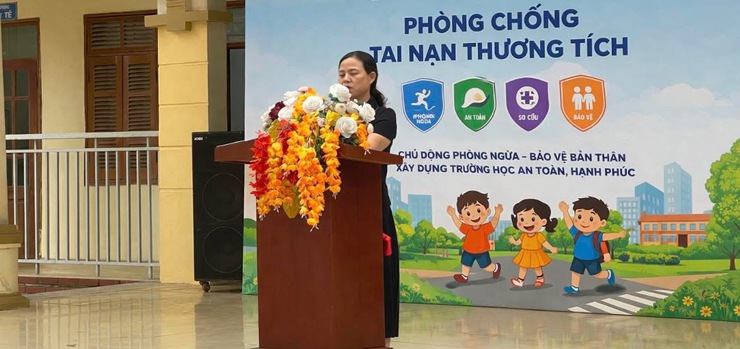 Phúc Lộc: Giáo dục kỹ năng phòng chống đuối nước cho học sinh tại Lễ chào cờ đầu tuần- Ảnh 4.