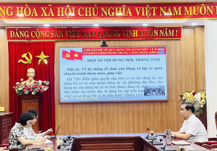 Phúc Lộc tổ chức tiếp sóng Hội nghị toàn quốc quán triệt Nghị quyết Trung ương lần thứ hai khóa XIV- Ảnh 4.