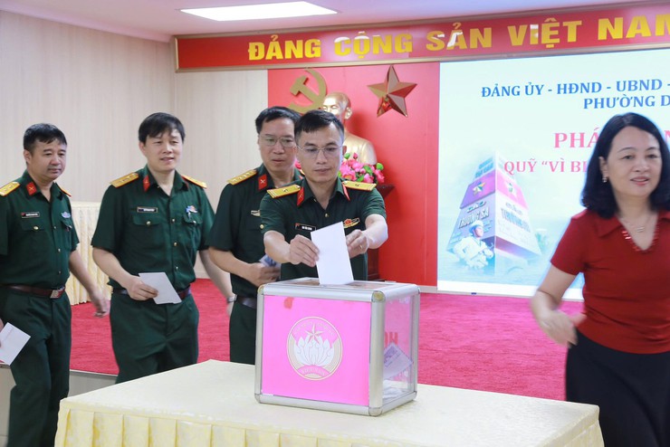 Phường Dương Nội phát động ủng hộ Quỹ “Vì biển, đảo Việt Nam” năm 2026 - Ảnh 3.