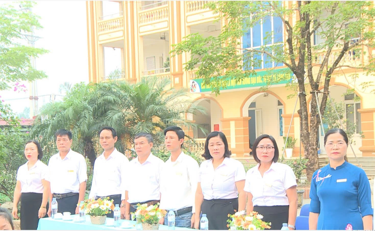 Chào cờ đầu tuần, kể chuyện "Tôi kể về tôi trong học tập và làm theo tư tưởng, đạo đức, phong cách Hồ Chí Minh"- Ảnh 2.