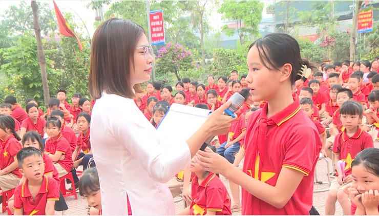 Chào cờ đầu tuần, kể chuyện "Tôi kể về tôi trong học tập và làm theo tư tưởng, đạo đức, phong cách Hồ Chí Minh"- Ảnh 7.