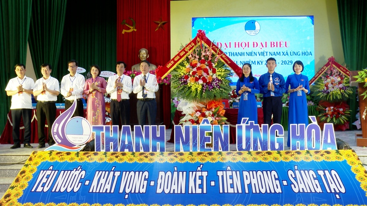 Thanh niên Ứng Hòa “Yêu nước - Khát vọng - Đoàn kết - Tiên phong - Sáng tạo - Tự tin” bước vào kỷ nguyên mới.- Ảnh 1.