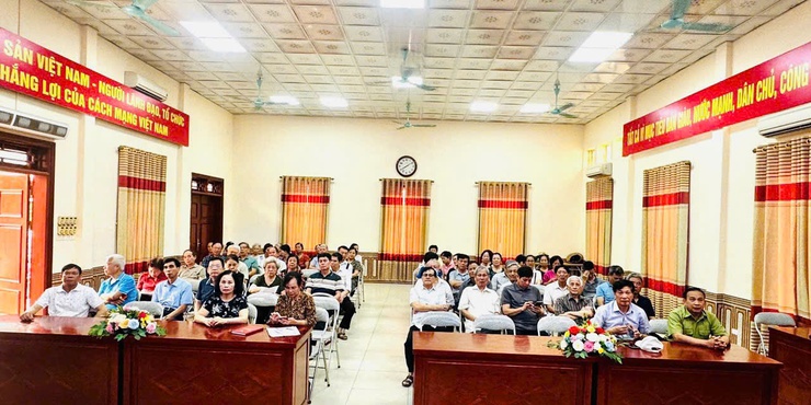 Đảng ủy phường Việt Hừng tổ chức tiếp sóng Hội nghị toàn quốc nghiên cứu, học tập, quán triệt Nghị quyết Trung ương lần thứ hai khóa XIV.- Ảnh 10.