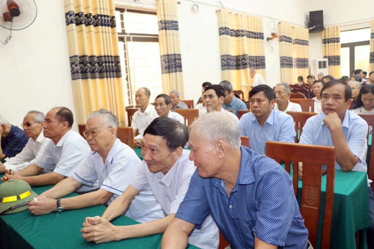 Đảng bộ xã Trần Phú đã tổ chức tiếp sóng Hội nghị toàn quốc nghiên cứu, học tập và triển khai thực hiện Nghị quyết Hội nghị Trung ương 2- Ảnh 4.