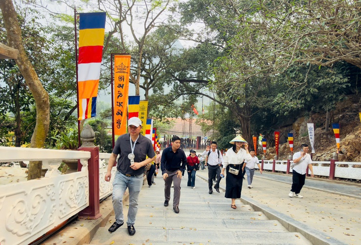 Xã Hương Sơn: Tạo chuyển biến trong triển khai thực hiện giải quyết "05 điểm nghẽn" về trật tự đô thị- Ảnh 4.