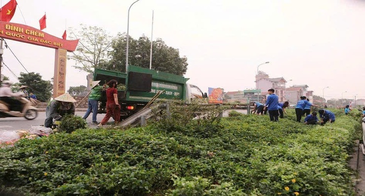 Phường Đông Ngạc tổ chức ra quân tổng vệ sinh môi trường, ra mắt mô hình “Mái đê xanh” chào mừng kỷ niệm 51 năm Ngày Giải phóng miền Nam, thống nhất đất nước (30/4/1975 – 30/4/2026)- Ảnh 7.