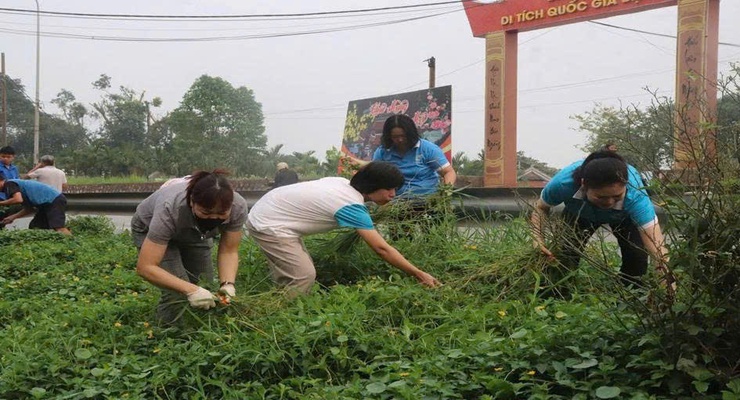Phường Đông Ngạc tổ chức ra quân tổng vệ sinh môi trường, ra mắt mô hình “Mái đê xanh” chào mừng kỷ niệm 51 năm Ngày Giải phóng miền Nam, thống nhất đất nước (30/4/1975 – 30/4/2026)- Ảnh 8.