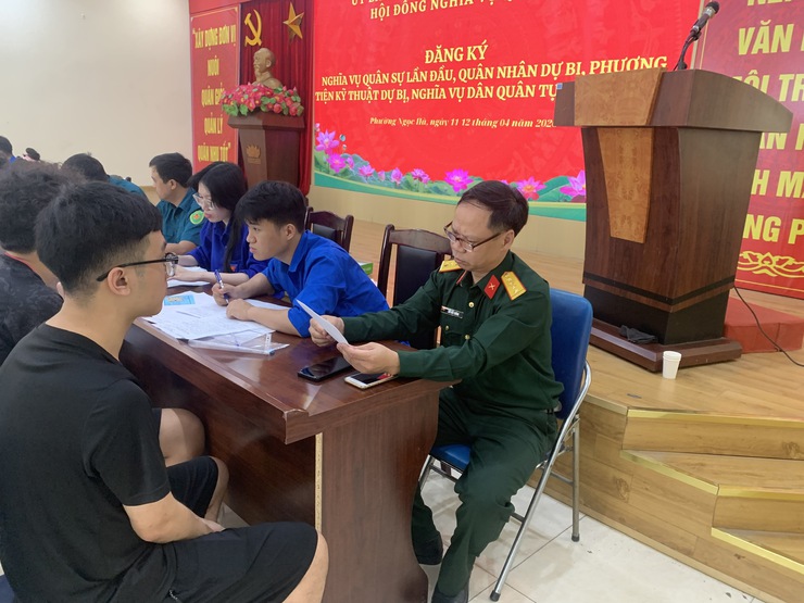 Phường Ngọc Hà tổ chức đăng ký nghĩa vụ quân sự, quân nhân dự bị, phương tiện kỹ thuật dự bị và dân quân tự vệ năm 2026- Ảnh 2.