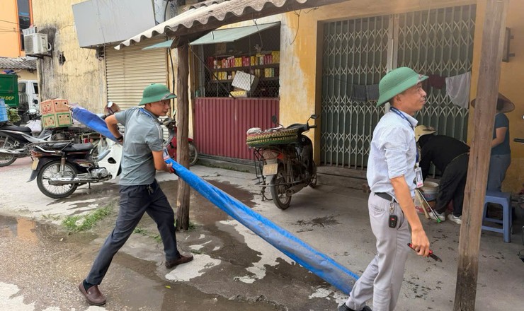 Bát Tràng tăng cường lập lại trật tự đô thị, chỉnh trang khu vực chợ chiều Giang Cao- Ảnh 2.