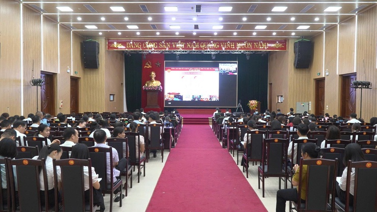 XÃ THANH OAI TIẾP SÓNG HỘI NGHỊ NGHIÊN CỨU, HỌC TẬP, QUÁN TRIỆT NGHỊ QUYẾT HỘI NGHỊ LẦN THỨ HAI BAN CHẤP HÀNH TRUNG ƯƠNG ĐẢNG KHÓA XIV VÀ TRIỂN KHAI CÁC CHƯƠNG TRÌNH HÀNH ĐỘNG CỦA BAN THƯỜNG VỤ THÀNH ỦY- Ảnh 1.