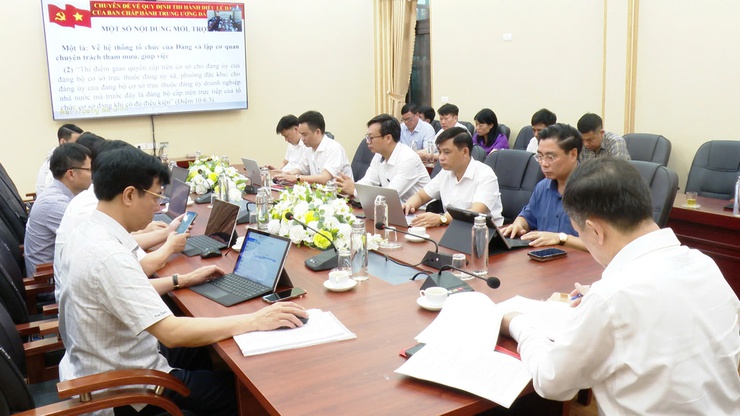 ỨNG HÒA THAM DỰ HỘI NGHỊ TOÀN QUỐC QUÁN TRIỆT, TRIỂN KHAI THỰC HIỆN NGHỊ QUYẾT TRUNG ƯƠNG 2 (KHÓA XIV).- Ảnh 1.