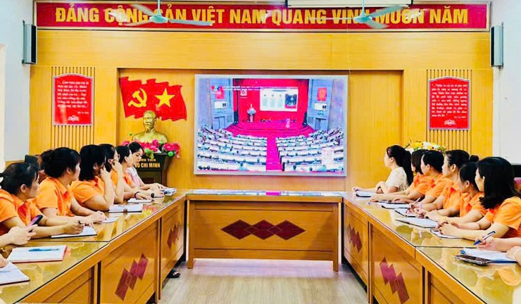 Hơn 1.000 đảng viên xã Bát Tràng tham dự hội nghị toàn quốc nghiên cứu, học tập, quán triệt và triển khai thực hiện Nghị quyết Hội nghị Trung ương 2- Ảnh 4.