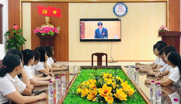 Hơn 1.000 đảng viên xã Bát Tràng tham dự hội nghị toàn quốc nghiên cứu, học tập, quán triệt và triển khai thực hiện Nghị quyết Hội nghị Trung ương 2- Ảnh 5.