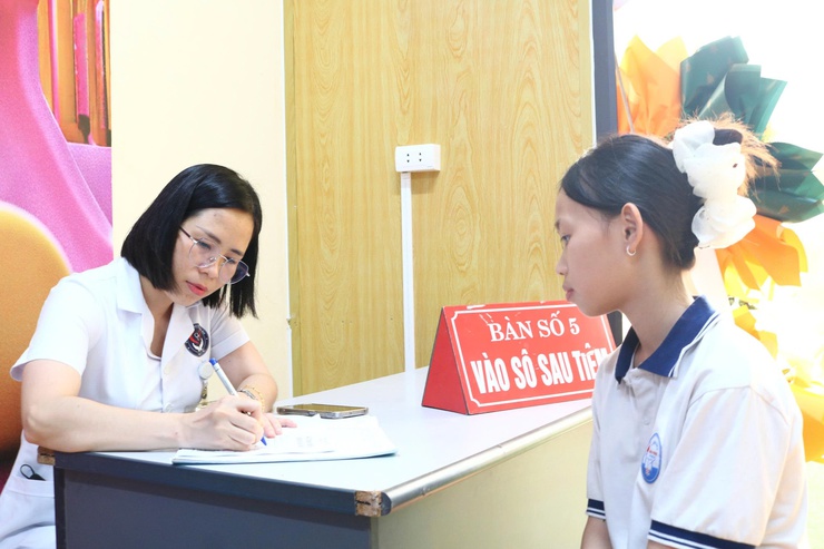 Trạm Y tế xã Hoà Phú khai trương Phòng tiêm chủng dịch vụ- Ảnh 6.