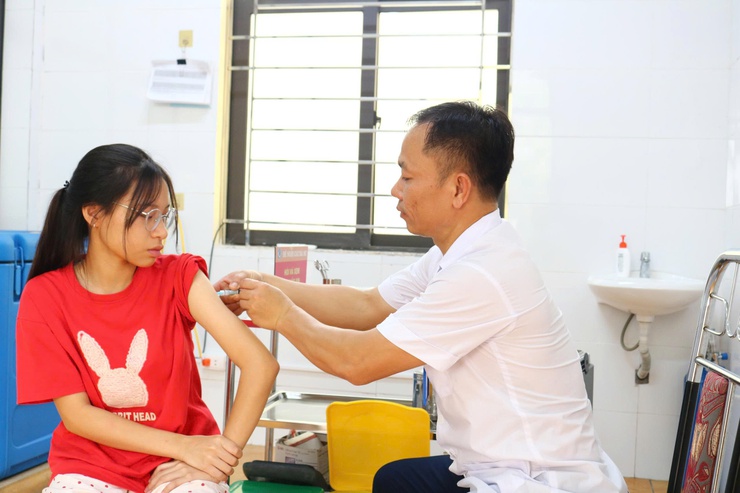 Trạm Y tế xã Hoà Phú khai trương Phòng tiêm chủng dịch vụ- Ảnh 10.