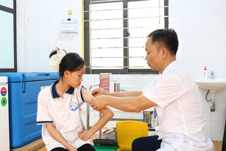 Trạm Y tế xã Hoà Phú khai trương Phòng tiêm chủng dịch vụ- Ảnh 11.