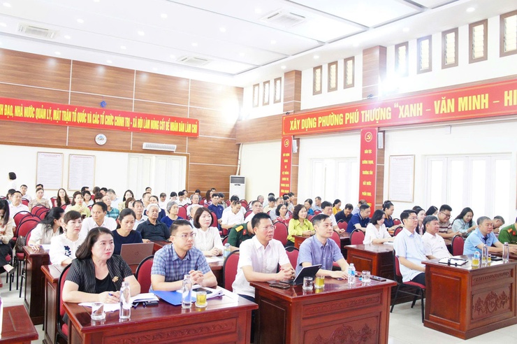 Phường Phú Thượng tiếp sóng Hội nghị toàn quốc quán triệt Nghị quyết Trung ương khóa XIV và triển khai chương trình hành động của Thành ủy Hà Nội- Ảnh 1.