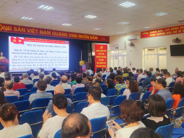 Đảng bộ phường Giảng Võ tổ chức các điểm cầu trực tuyến học tập, quán triệt Nghị quyết Trung ương lần thứ hai khóa XIV- Ảnh 4.