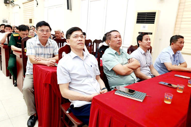 Đảng ủy xã Ứng Thiên tiếp sóng Hội nghị toàn quốc nghiên cứu, học tập và triển khai thực hiện Nghị quyết Trung ương 2- Ảnh 4.