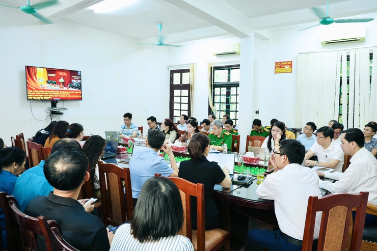 Phú Nghĩa tham dự trực tuyến Hội nghị toàn quốc nghiên cứu, học tập, quán triệt và triển khai thực hiện Nghị quyết Hội nghị lần thứ hai Ban Chấp hành Trung ương Đảng khóa XIV- Ảnh 4.