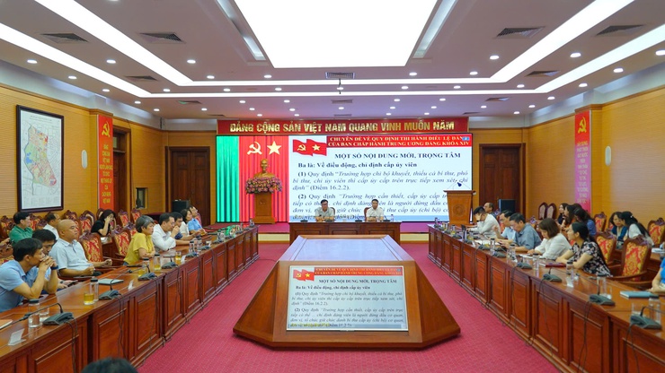 Phường Từ Liêm tham dự hội nghị toàn quốc nghiên cứu quán triệt Nghị quyết Hội nghị Trung ương 2 (khóa XIV)

- Ảnh 2.