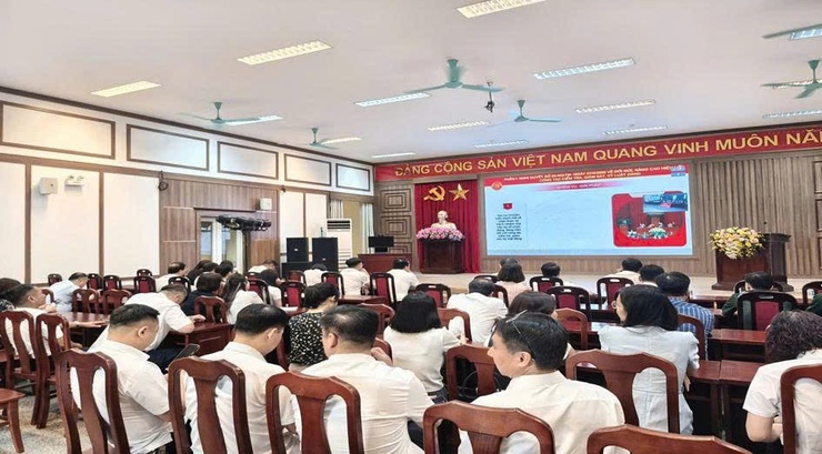 Đảng bộ phường Đông Ngạc nghiên cứu, học tập, quán triệt và triển khai thực hiện Nghị quyết Hội nghị lần thứ hai Ban Chấp hành Trung ương Đảng khóa XIV- Ảnh 3.