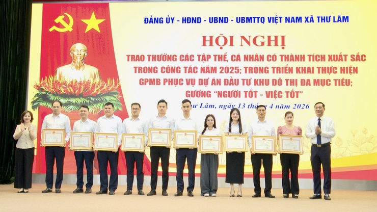 XÃ THƯ LÂM KHEN THƯỞNG CÁC TẬP THỂ, CÁ NHÂN CÓ THÀNH TÍCH XUẤT SẮC NĂM 2025- Ảnh 8.