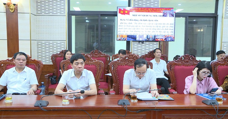 Đảng ủy xã Phúc Thọ tiếp sóng Hội nghị toàn quốc quán triệt, triển khai thực hiện Nghị quyết Trung ương 2 (khóa XIV)- Ảnh 4.