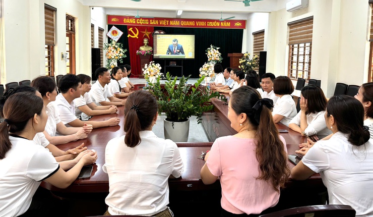 Xã Đại Xuyên dự hội nghị quán triệt,triển khai thực hiện Nghị Quyết Trung ương 2 (Khóa XIV) bằng hình thức trực tuyến- Ảnh 8.