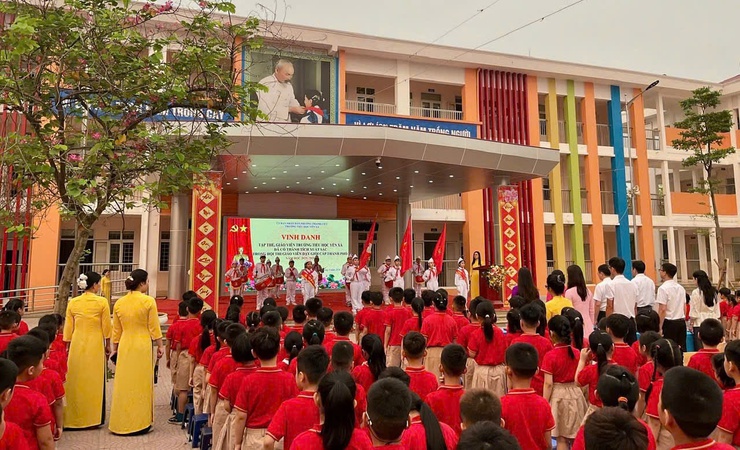 Phường Thanh Liệt khen thưởng hai giáo viên có thành tích xuất sắc tại Hội thi giáo viên dạy giỏi cấp Tiểu học Thành phố- Ảnh 2.