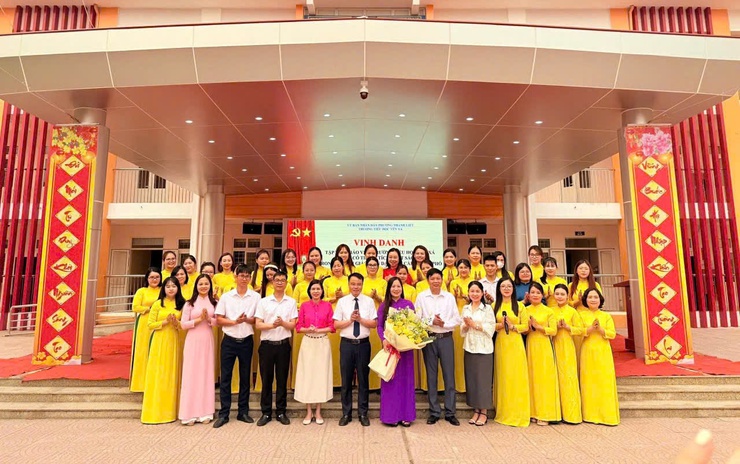 Phường Thanh Liệt khen thưởng hai giáo viên có thành tích xuất sắc tại Hội thi giáo viên dạy giỏi cấp Tiểu học Thành phố- Ảnh 10.