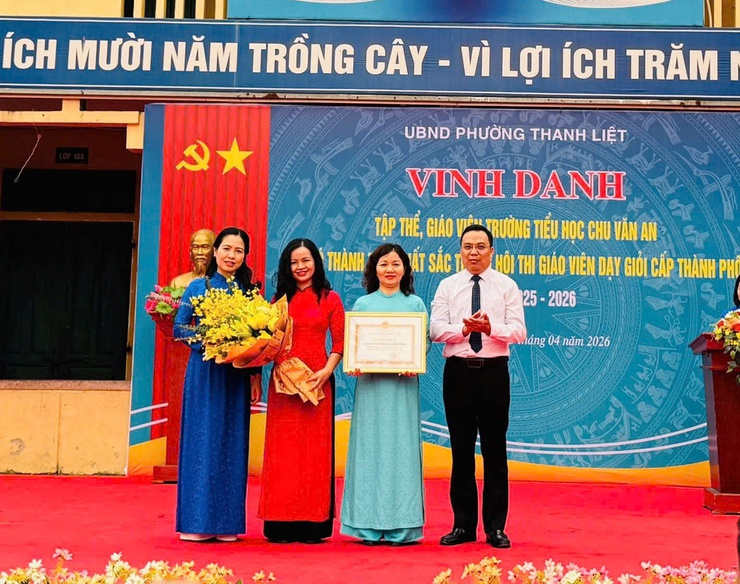 Phường Thanh Liệt khen thưởng hai giáo viên có thành tích xuất sắc tại Hội thi giáo viên dạy giỏi cấp Tiểu học Thành phố- Ảnh 5.