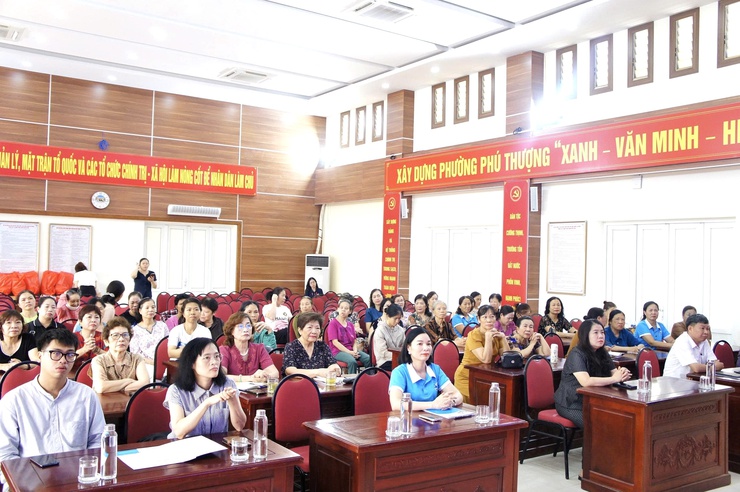 Phường Phú Thượng: Lan tỏa yêu thương qua chương trình trao quà phụ nữ khuyết tật nhân Ngày Người khuyết tật Việt Nam- Ảnh 1.