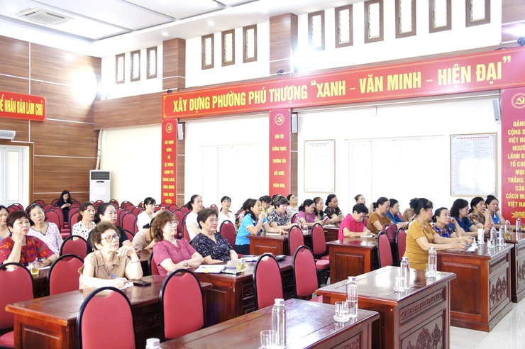 Phường Phú Thượng: Lan tỏa yêu thương qua chương trình trao quà phụ nữ khuyết tật nhân Ngày Người khuyết tật Việt Nam- Ảnh 6.