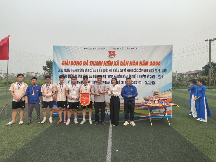  CHUNG KẾT GIẢI BÓNG ĐÁ THANH NIÊN xã Dân Hoà năm 2026: Đội FC Dân Hòa vô địch, cầu thủ Minh Thạch giành Vua phá lưới- Ảnh 2.