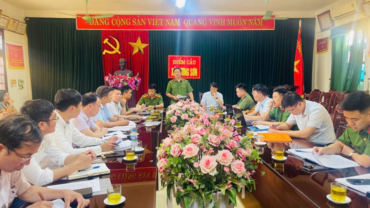 Xã Hương Sơn: Tạo chuyển biến trong triển khai thực hiện giải quyết "05 điểm nghẽn" về trật tự đô thị- Ảnh 1.